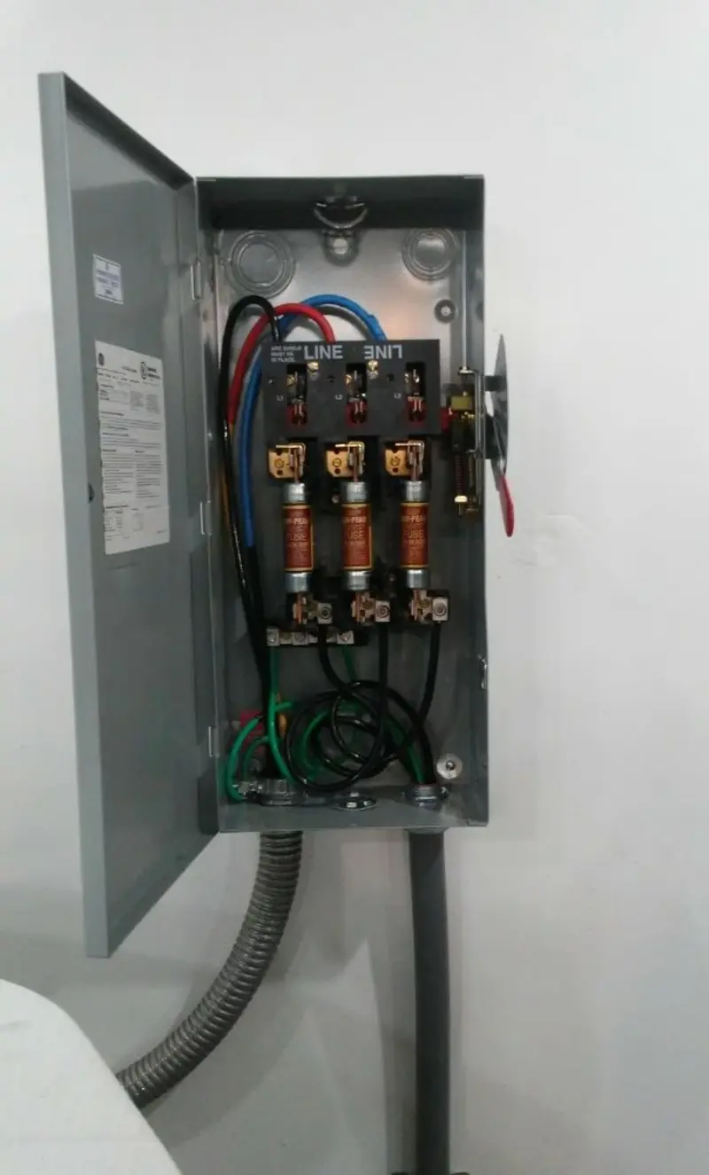 Three-phase disconnect switch installed for Smoke Detector Installation in Schaumburg